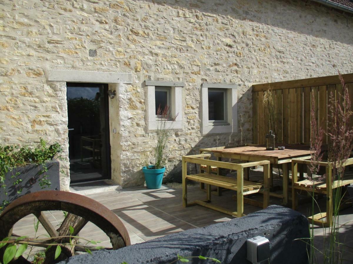 La Grange Aux Hirondelles Sancoins Exterior foto